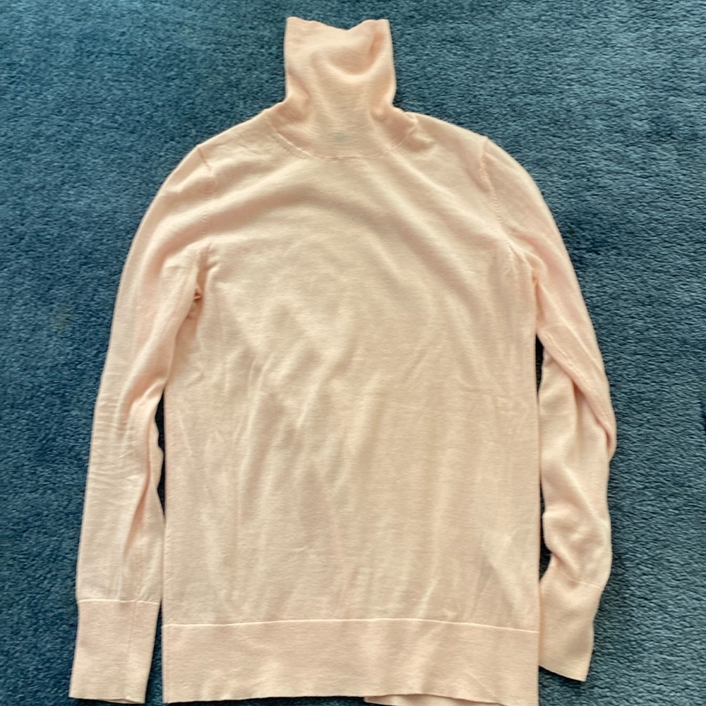 Women pick Banana Republic turtleneck